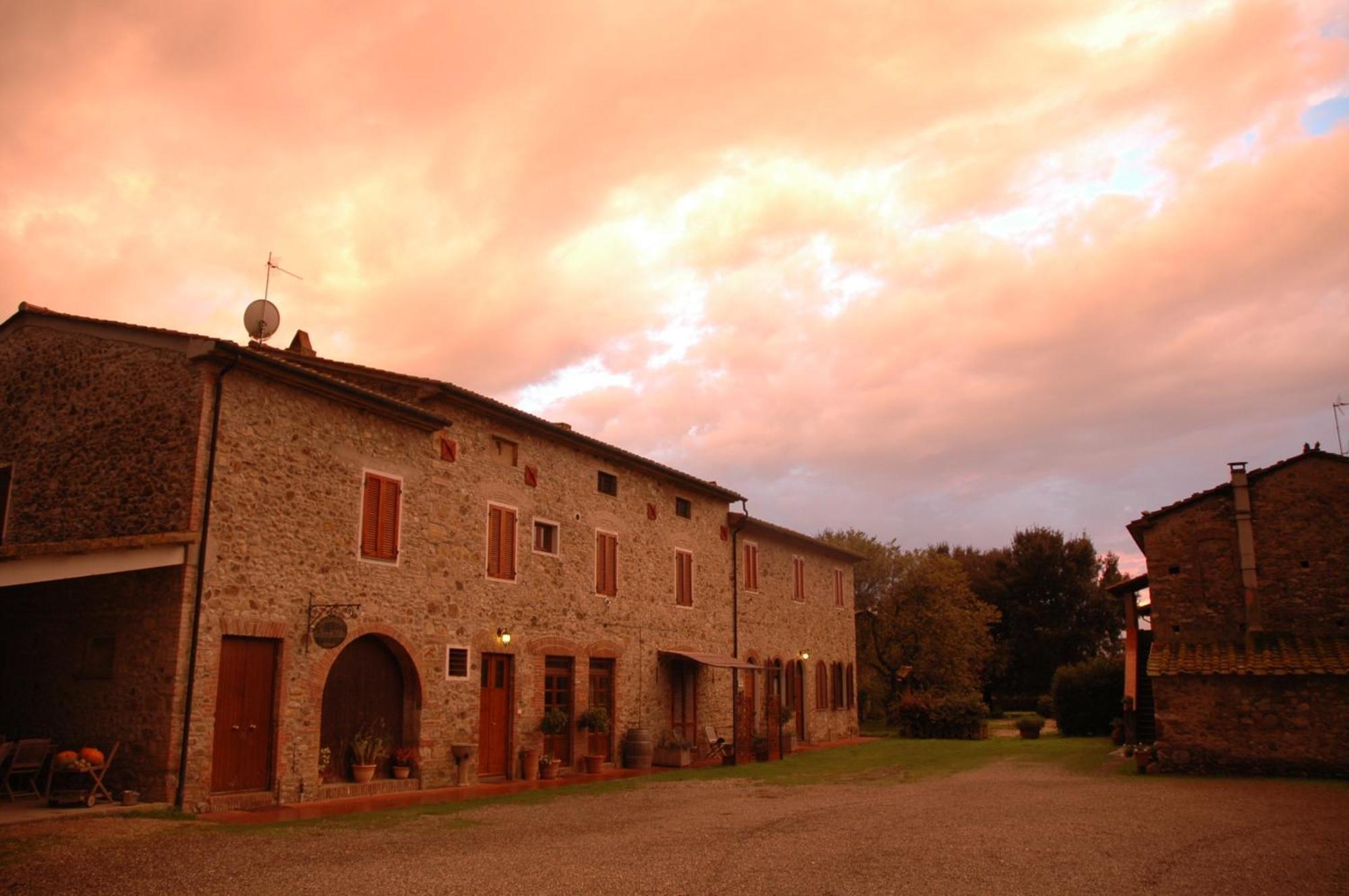 סוברטו Agriturismo Le Piane Del Milia מראה חיצוני תמונה